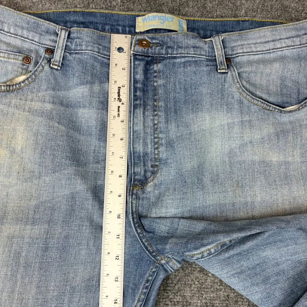 Wrangler Mens Size 40x30 Straight Fit Flex Blue Denim Jeans Light Wash Blue Tag